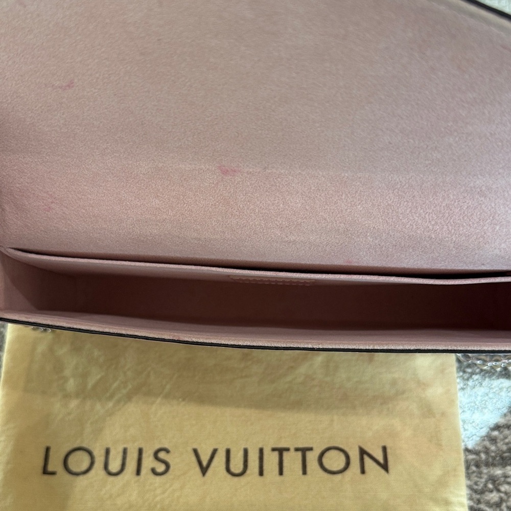Louis Vuitton Light Pink Envelope cross body bag with inserts - Picture 5 of 10